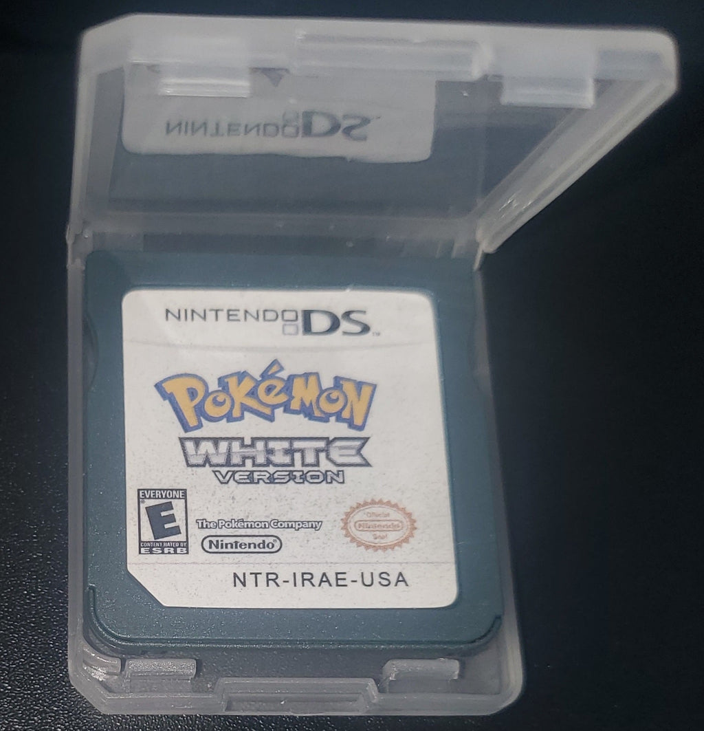 Pokemon White Version 1 NDS Video Game Cartridge Nintendo DS 2011 R4