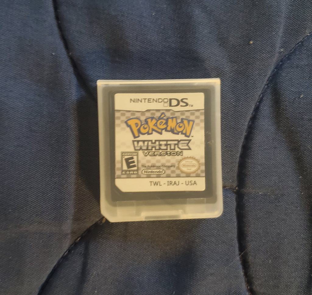 Pokemon White Version 1 NDS Video Game Cartridge Nintendo DS 2011