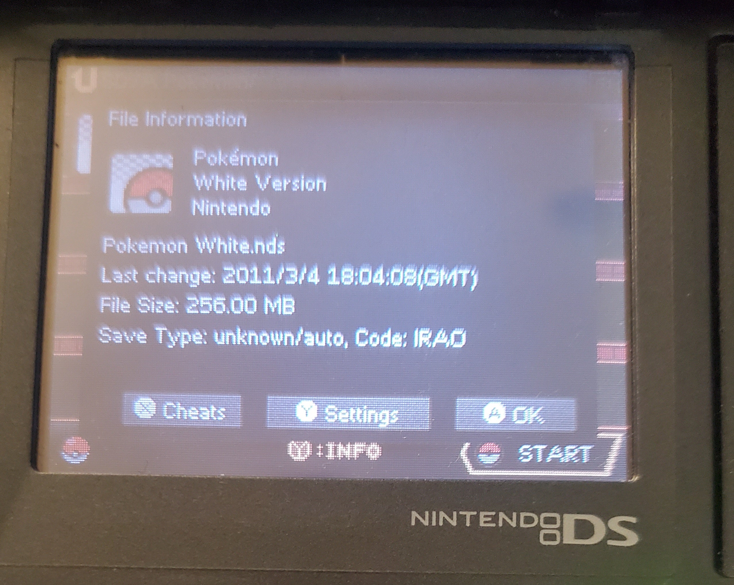 Pokemon White Version 1 NDS Video Game Cartridge Nintendo DS 2011 R4